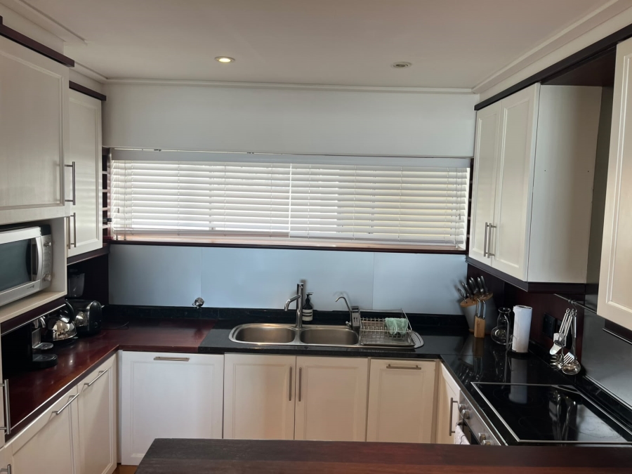 To Let 2 Bedroom Property for Rent in Bantry Bay Western Cape